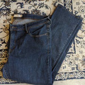 Levis 22w Perfectly Shaping 512 straight leg